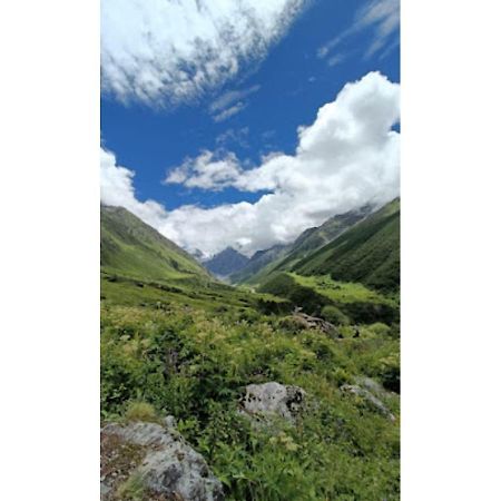 Valley Of Flowers Holiday Inn, Ghangaria Lokpāl Eksteriør bilde