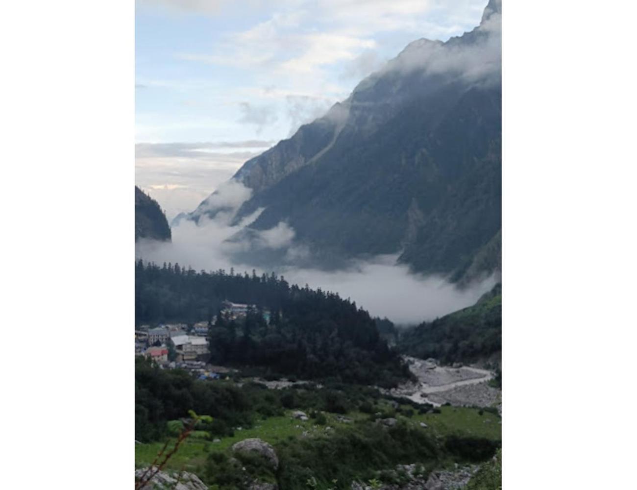 Valley Of Flowers Holiday Inn, Ghangaria Lokpāl Eksteriør bilde